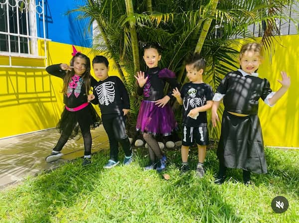 Halloween na escola estação criança em uruguaiana