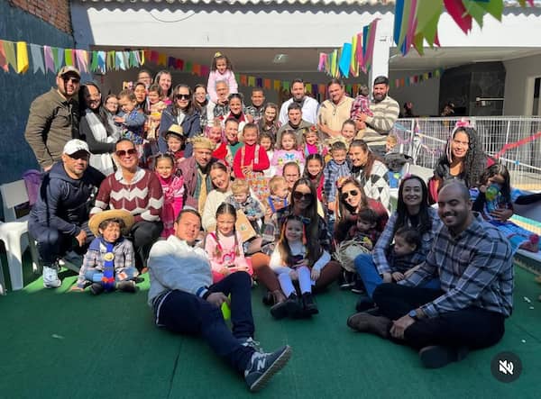 Familias na festa de são joão em uruguaiana